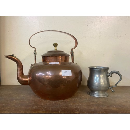 405 - A heavy copper kettle, a jardiniere and an 18th Century pewter mug