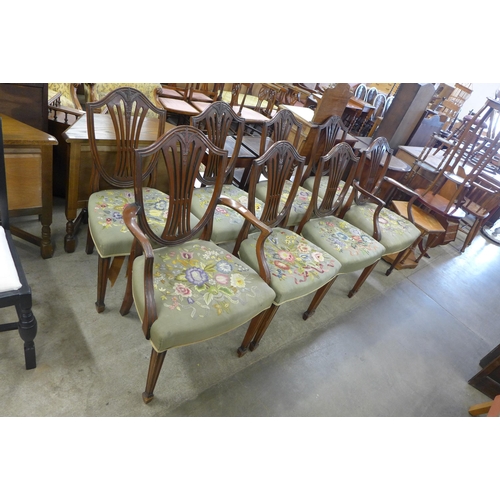 190 - A set of eight Hepplewhite style mahogany dining chairs