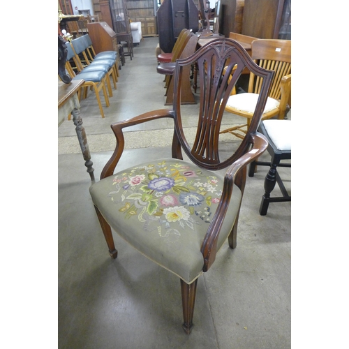 190 - A set of eight Hepplewhite style mahogany dining chairs