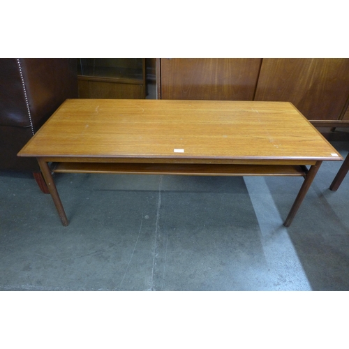 62 - A Danish teak coffee table