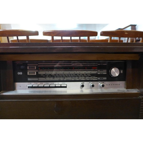 66 - A Grundig walnut stereogram