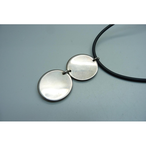 1009 - A silver Georg Jensen pendant and 'shoe string' chain with mount marked Georg Jensen