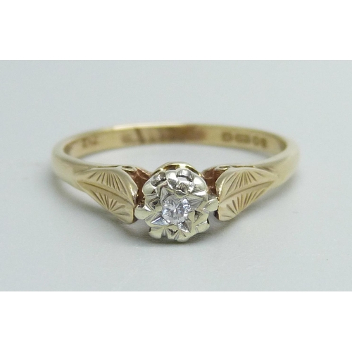 1065 - A 9ct gold and diamond ring, 2.6g, P