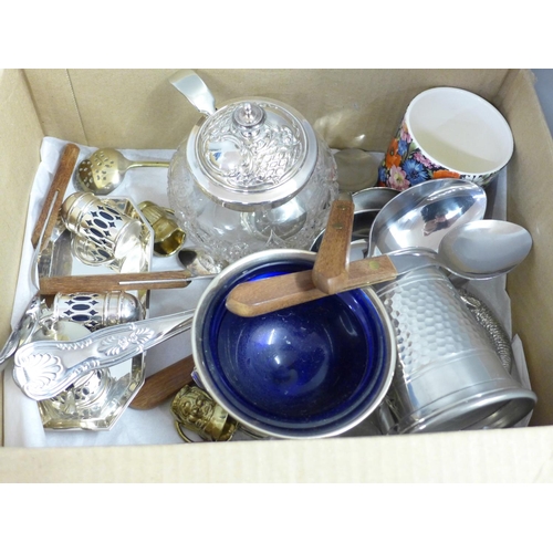 1117 - A small canteen of cutlery and a box of plated items  **PLEASE NOTE THIS LOT IS NOT ELIGIBLE FOR POS... 