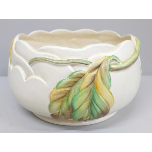 621 - A Clarice Cliff bowl