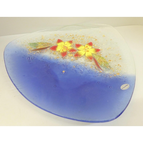 800 - A Murano glass plate with sticker label, 35cm, boxed