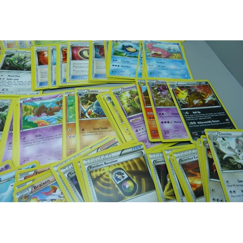 859 - 180 Pokemon cards, Fates Collide and Breakpont sets, 2016