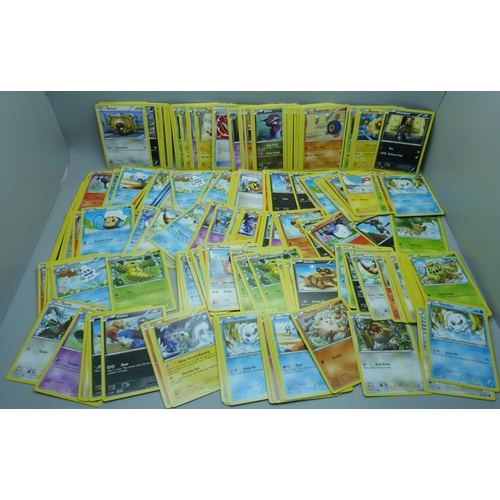 862 - 210 Pokemon cards, Plasma Freeze and Dragons Exalted sets, 2012 and 2013