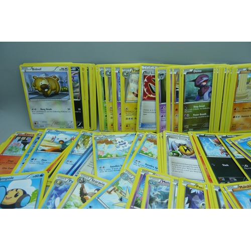 862 - 210 Pokemon cards, Plasma Freeze and Dragons Exalted sets, 2012 and 2013