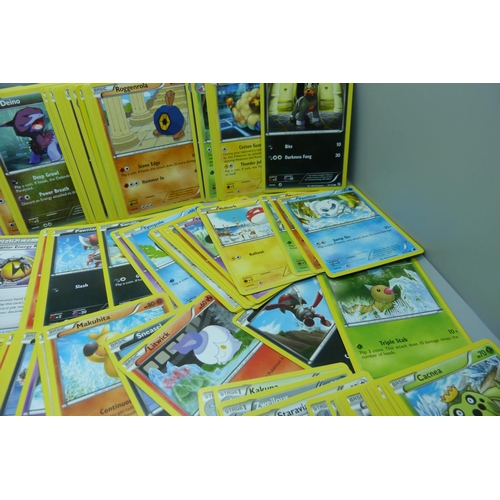 862 - 210 Pokemon cards, Plasma Freeze and Dragons Exalted sets, 2012 and 2013