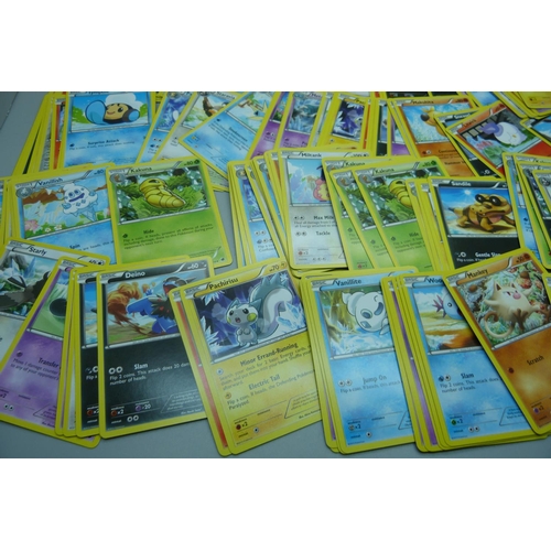 862 - 210 Pokemon cards, Plasma Freeze and Dragons Exalted sets, 2012 and 2013