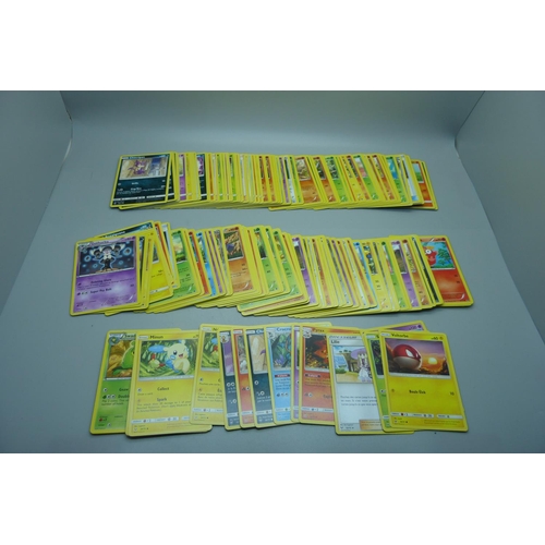 869 - 160 Pokemon card, Shining Legends and Emerging Powers