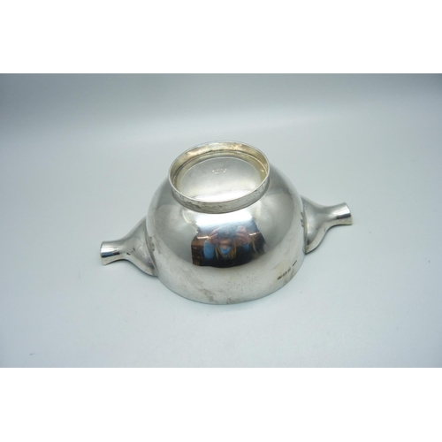 890 - A silver quaich, Birmingham 1920, with crest, 153g