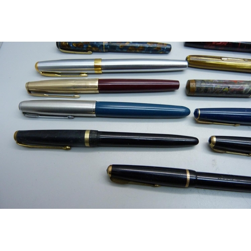 916 - Thirteen fountain pens, some with gold nibs including two Parker Duofold and Slimfold Waterman's 513... 