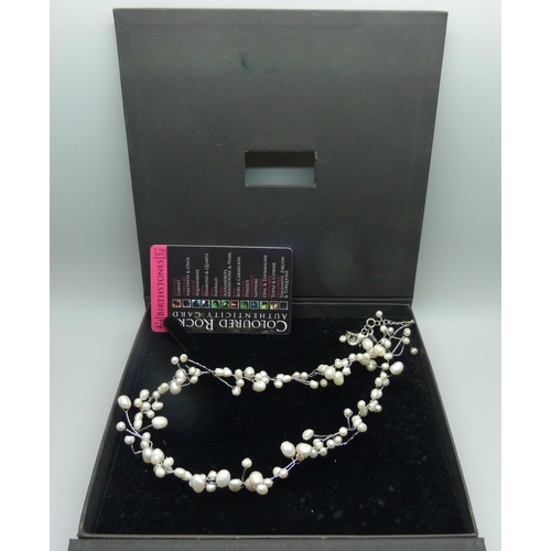 924 - A Coloured Rocks baroque pearl necklace set in sterling silver