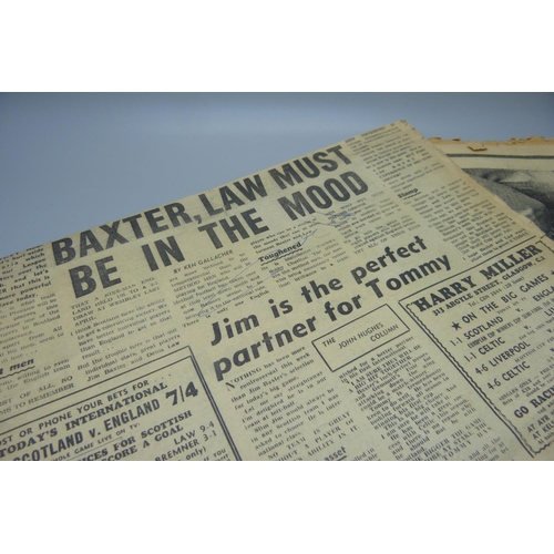 925 - Scotland autographs including Billy Bremner, Denis Law, Jimmy Johnstone, etc. on newspaper, a 1966 S... 