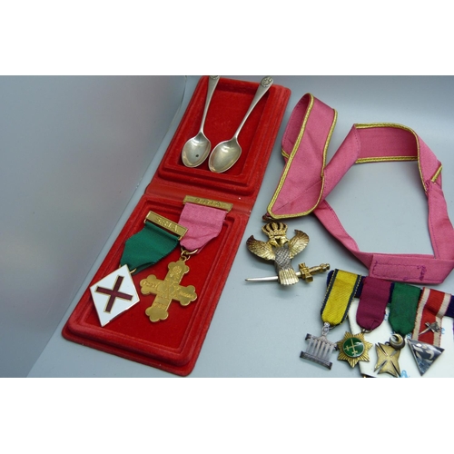 944 - A silver and enamel jewel, other lodge medallions and three silver spoons, weight of silver 71g