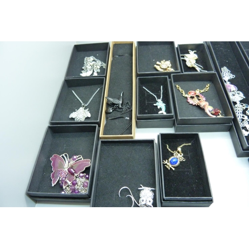 963 - A collection of animal, bird and butterfly detailed costume jewellery, mainly necklaces, (20 pieces)