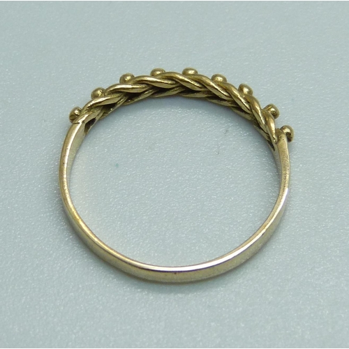 973 - A 9ct gold ring, 1g, M