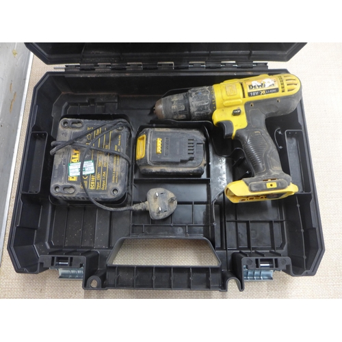 2138 - DeWalt 18v drill with battery and charger