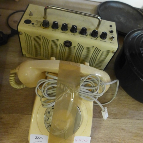 2226 - Vintage cream telephone and retro radio