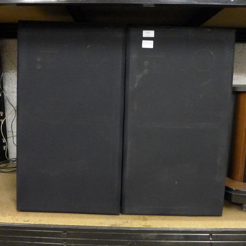 2290 - Two acoustic Studio Monitor speakers series 3311