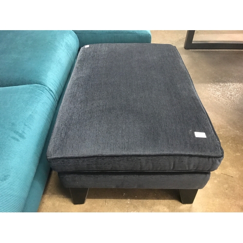 1492 - A blue upholstered footstool