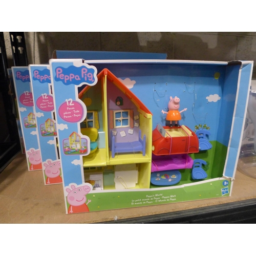 3014 - 4  Peppa Pig World Playhouse (289-217) * This lot is subject to VAT