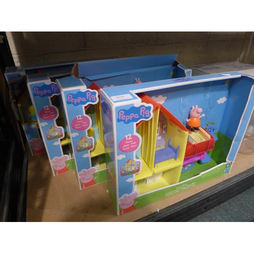 3014 - 4  Peppa Pig World Playhouse (289-217) * This lot is subject to VAT