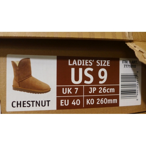 3174 - Pair of women's chestnut coloured Shearling boots - size UK 7 * this lot is subject to VAT