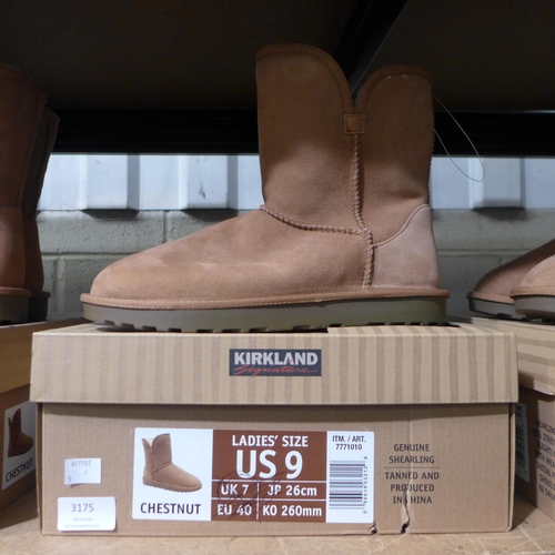 3175 - Pair of women's chestnut coloured Shearling boots - size UK 7 * this lot is subject to VAT