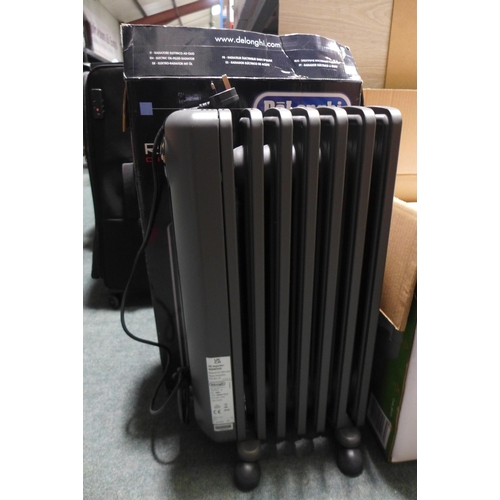 3196 - Delonghi Oil Filled Grey Radiator (model:- TRRSO715E.G) (289-382) * This lot is subject to VAT