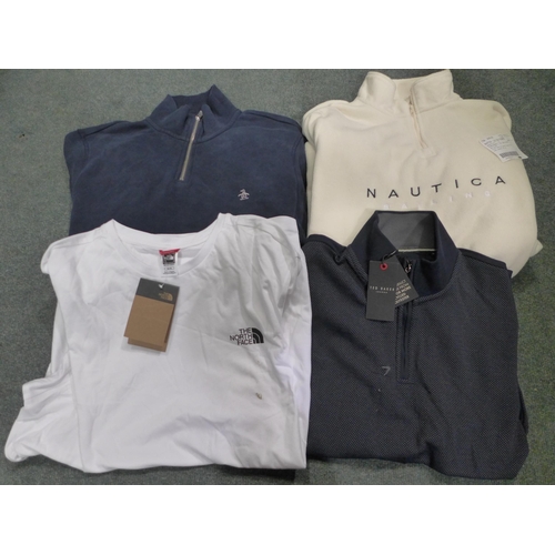 3234 - 3 Men's branded zipped tops & T-Shirt - mixed size * this lot is subject to VAT