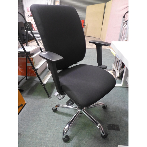 3425 - Dams Senza Black Task Chair, original RRP £166.66 + VAT  (289-23,112) * This lot is subject to VAT