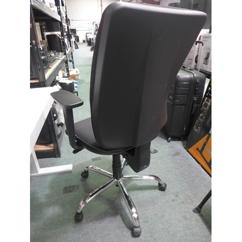 3425 - Dams Senza Black Task Chair, original RRP £166.66 + VAT  (289-23,112) * This lot is subject to VAT