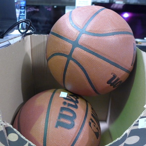 3059 - 2 Wilson DRV Basketballs (model:- WZ3006701ID7) (289-291) * This lot is subject to VAT