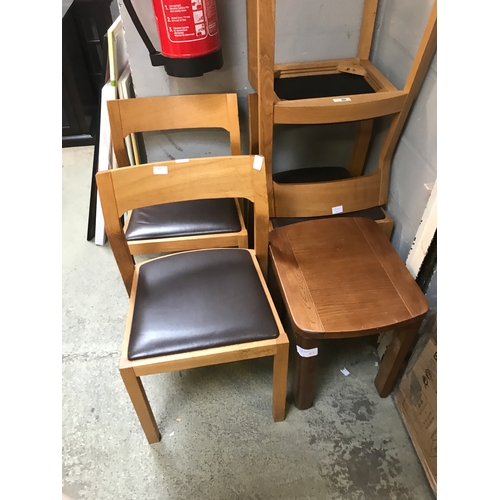 1557 - A set of four oak dining chairs and lamp table