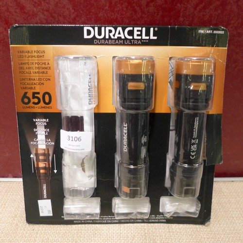 3106 - 2 Duracell torches (289-802)  * This lot is subject to vat