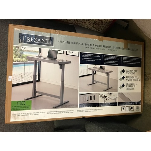 1524 - White Tech Power Adjustable Desk, original RRP £266.66 + VAT (4165-18) * This lot is subject to VAT ... 