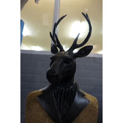 1323 - Charles the Stag bust, H 23cms (2231126)   #