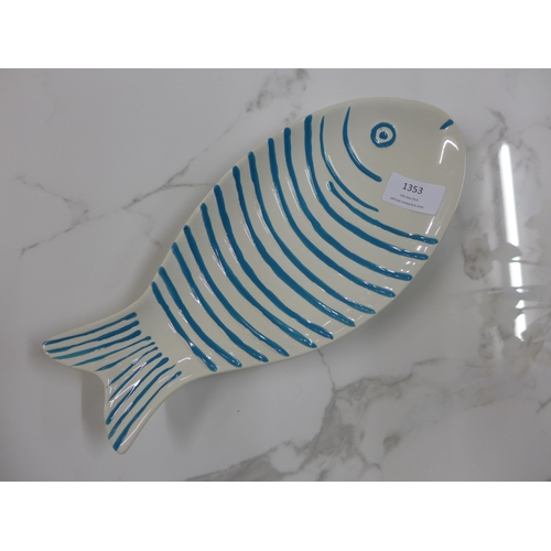 1353 - A ceramic fish plate L30cm (563304)