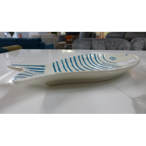 1353 - A ceramic fish plate L30cm (563304)