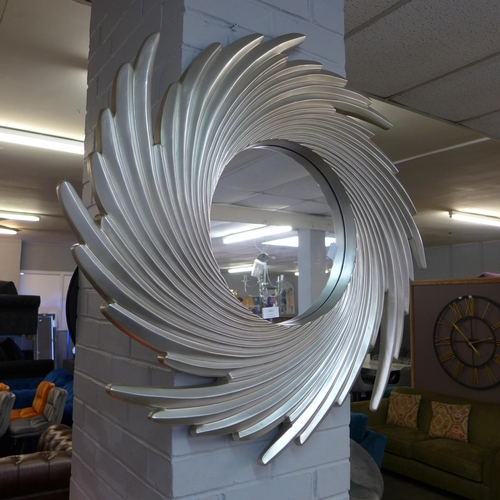 1401 - A silver swirl mirror