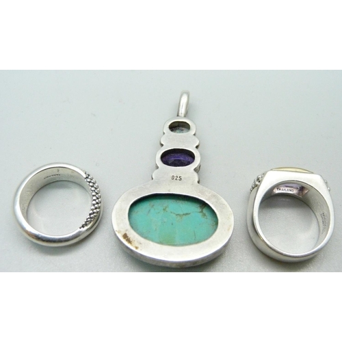 1006 - Three silver rings, a pendant and two brooches