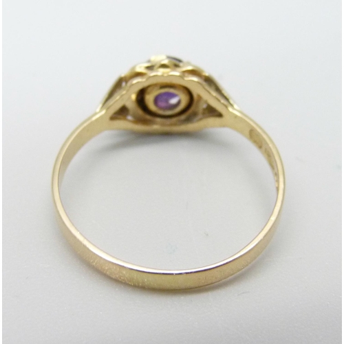 1008 - An 18ct gold solitaire ring, 1.4g, L