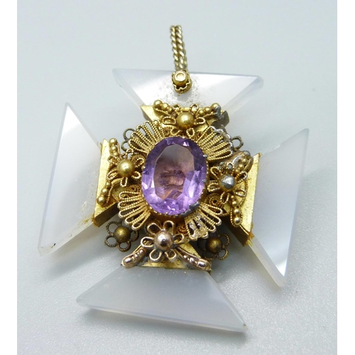 1035 - An early 19th Century pendant/brooch, Maltese Cross set with amethyst and chrysoprase