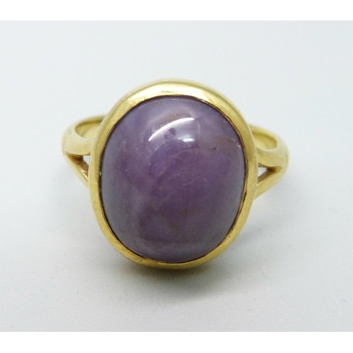 1072 - A star sapphire cabochon ring, 6.9g, Q