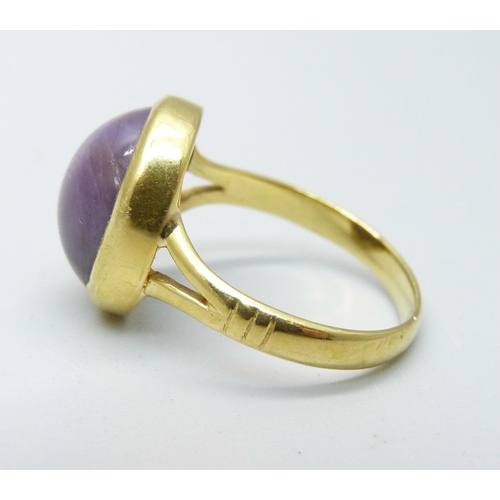 1072 - A star sapphire cabochon ring, 6.9g, Q