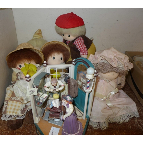 1102A - Six musical dolls and a barber shop light up display **PLEASE NOTE THIS LOT IS NOT ELIGIBLE FOR POST... 