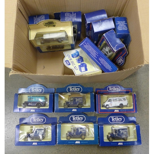 1104 - A collection of boxed model vehicles **PLEASE NOTE THIS LOT IS NOT ELIGIBLE FOR POSTING AND PACKING*... 